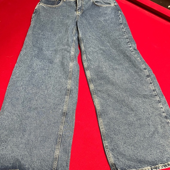 Ragged jeans worn once size 32 waist wide legged - Picture 2 of 3